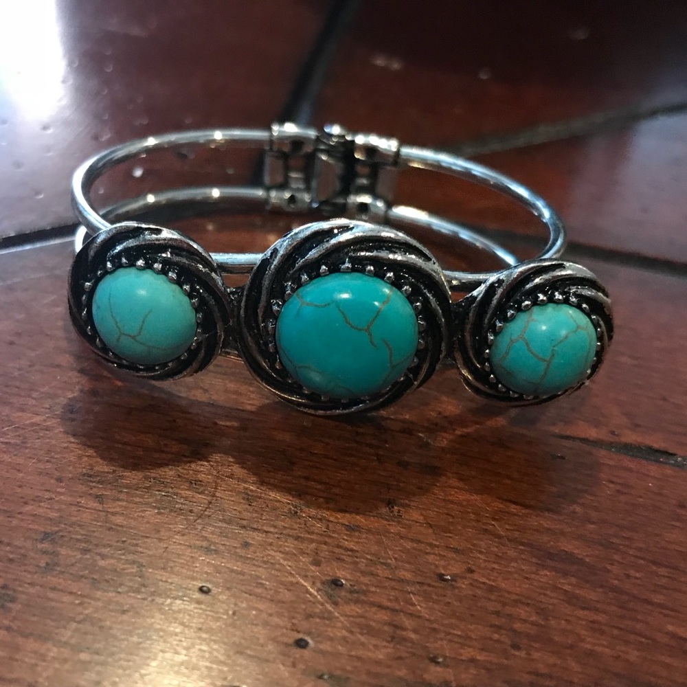Costume turquoise bracelet